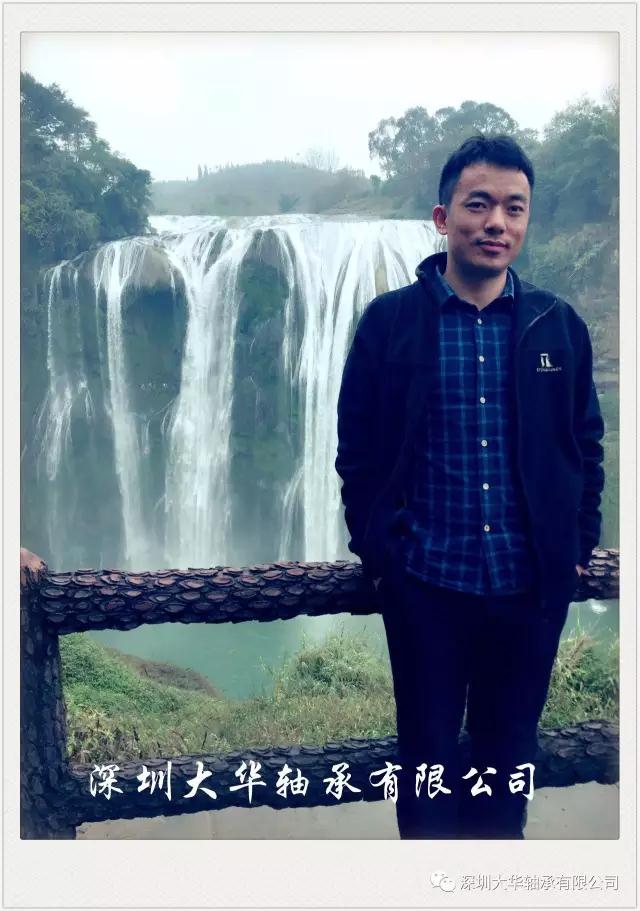 來(lái)一張浦經(jīng)理的特寫(xiě)，有沒(méi)有長(zhǎng)得很像李彥宏？